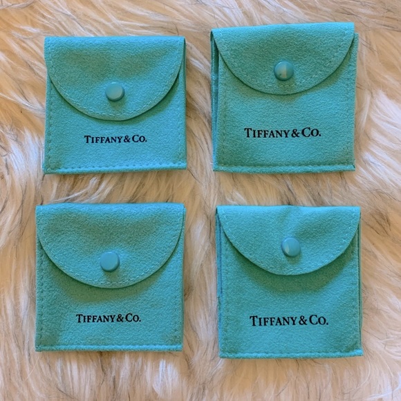 Tiffany & Co. | Microfiber Snap-Close Jewelry Pouch - Picture 3 of 3